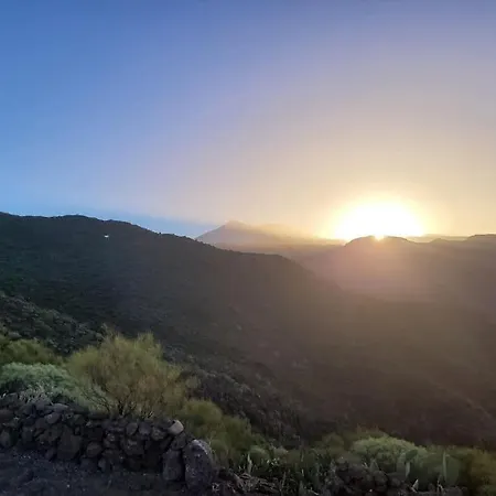 Hikers Haven Courtyard Tamaimo Tenerife Santiago del Teide