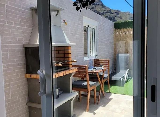 Hikers Haven Courtyard Tamaimo Tenerife * Santiago del Teide